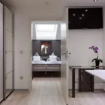 Am Rosenplatz,24 Stunden Check In, Kueche, Kostenfreie Parkplaetze 2*