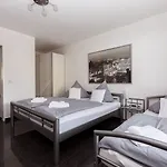 Am Rosenplatz,24 Stunden Check In, Kueche, Kostenfreie Parkplaetze