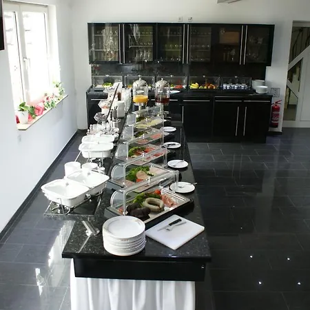 فندق Am Rosenplatz,24 Stunden Check In, Kueche, Kostenfreie Parkplaetze Brechtorf