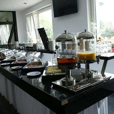 Hotel Am Rosenplatz,24 Stunden Check In, Kueche, Kostenfreie Parkplaetze Brechtorf