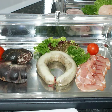 Am Rosenplatz,24 Stunden Check In, Kueche, Kostenfreie Parkplaetze Brechtorf