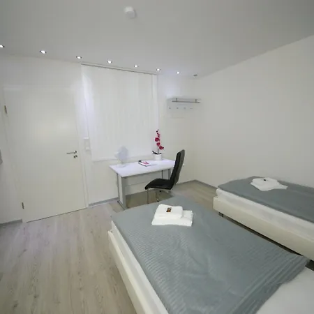 فندق Am Rosenplatz,24 Stunden Check In, Kueche, Kostenfreie Parkplaetze 2*