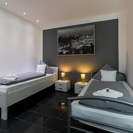 Hotel Garni - Am Rosenplatz,24 Stunden Check In, Kostenfreie Parkplätze 2*