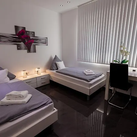 Hotel Am Rosenplatz,24 Stunden Check In, Kueche, Kostenfreie Parkplaetze