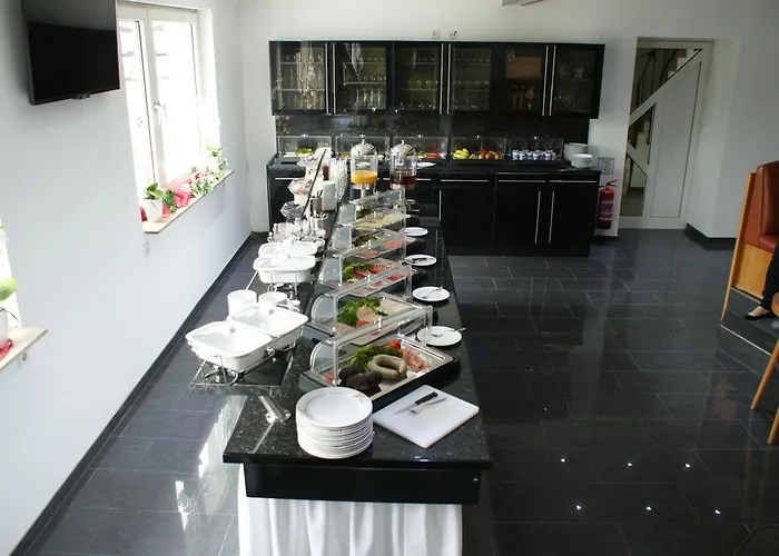 酒店 Am Rosenplatz,24 Stunden Check In, Kueche, Kostenfreie Parkplaetze 布里克托夫