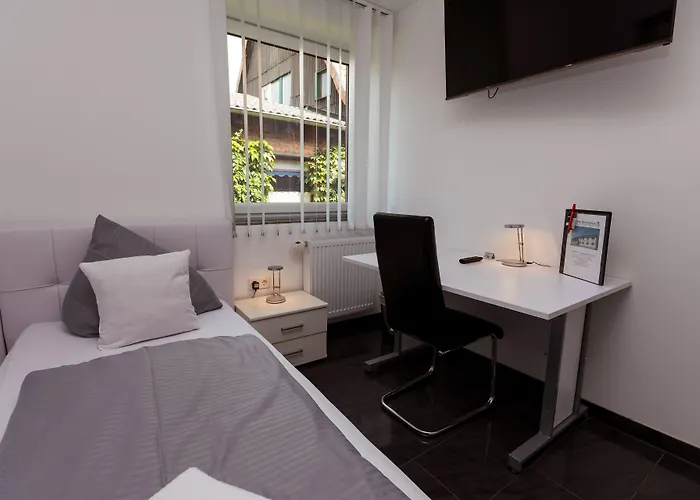 酒店 Am Rosenplatz,24 Stunden Check In, Kueche, Kostenfreie Parkplaetze 2*