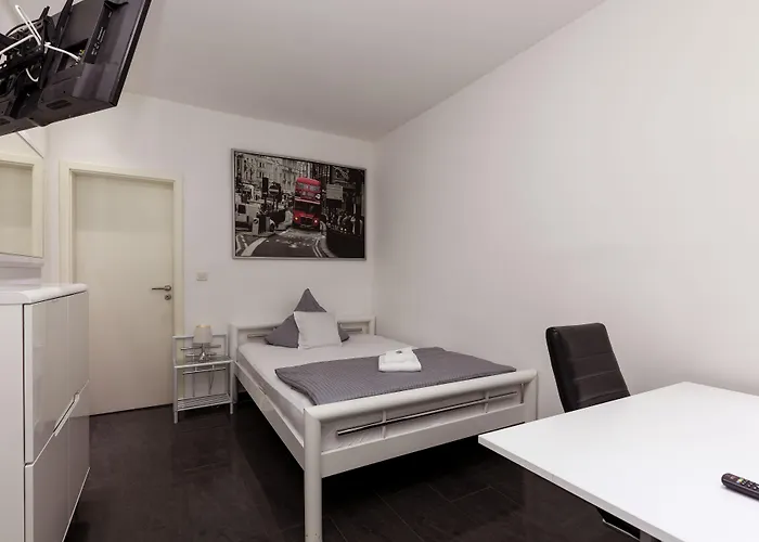 Am Rosenplatz,24 Stunden Check In, Kueche, Kostenfreie Parkplaetze